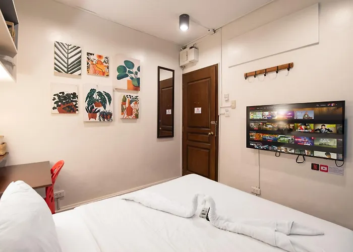 Homey And Cozey Poblacion Makati S05 * مانيلا