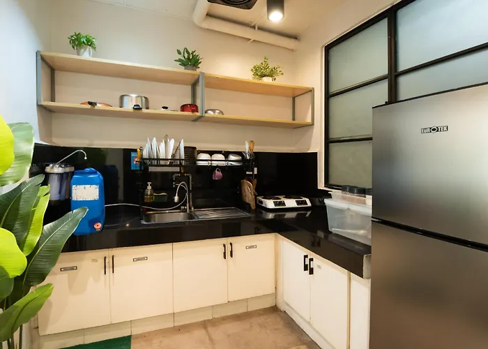 Homey And Cozey Poblacion Makati S05 منزل للإقامة